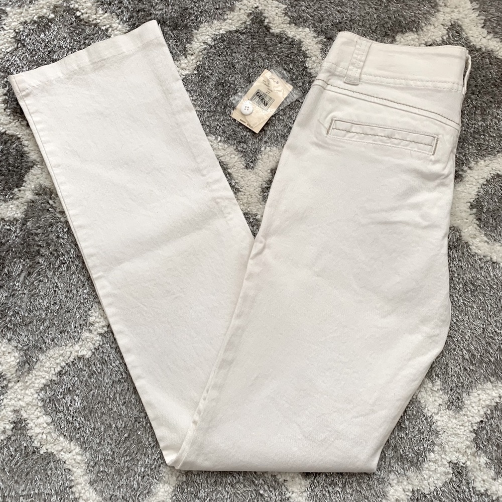 NWT White Guess Jeans